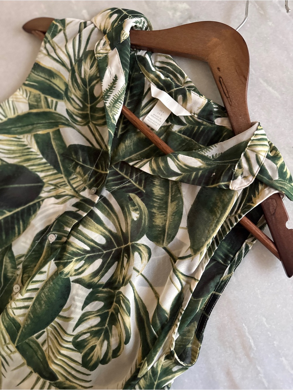 H&M Sleeveless Green Tropical Button-Front Blouse - Size 4 - Picture 5 of 6